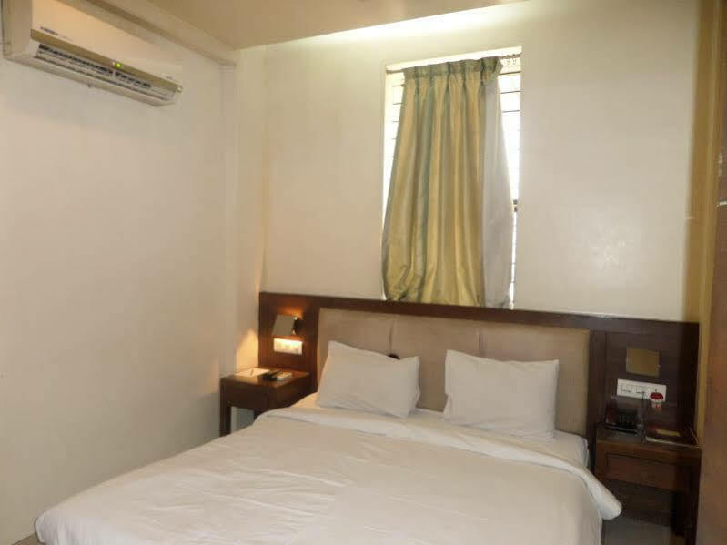 Matrix Inn Pune Exterior foto