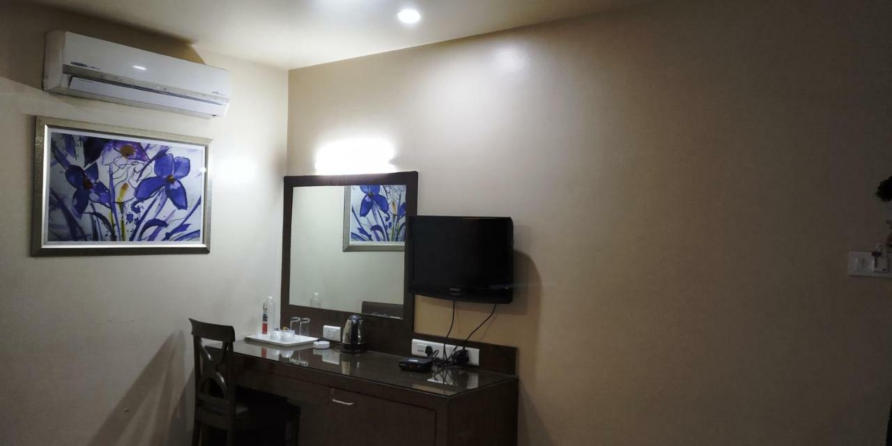 Matrix Inn Pune Exterior foto