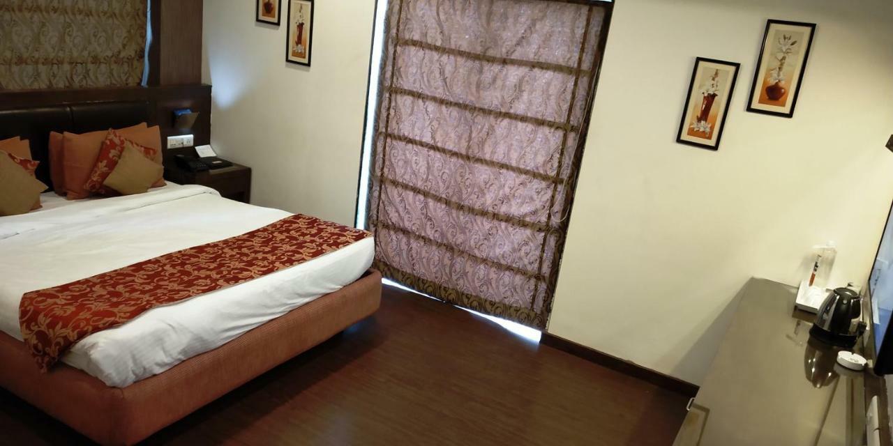 Matrix Inn Pune Exterior foto